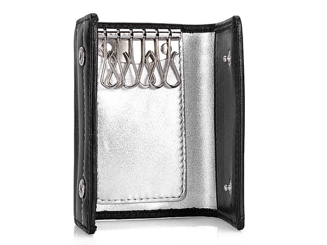 CHANEL シャネル ラムスキンブラック*シルバーキーケースA1068