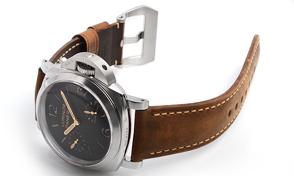パネライ ルミノールパワーリザーブ１９５０ ３デイズ ４７ｍｍ PAM00423
