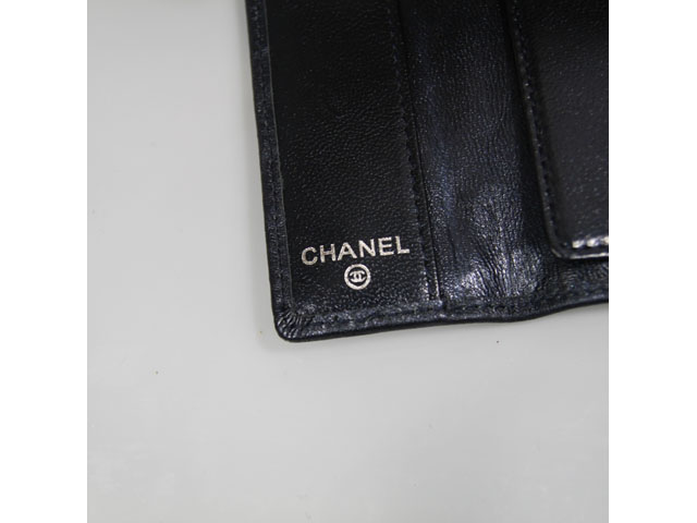 CHANEL シャネル ダークブルーラムスキンキーケースカンボンライン 26723
