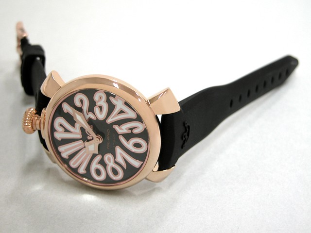 ガガ･ミラノ マニュアル 40mm クォーツ 5021.3 ブラックラバー ブラックシェル/ホワイトアラビア