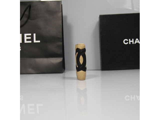 CHANEL シャネル あんずいろラムスキンキーケースカンボンライン 26723