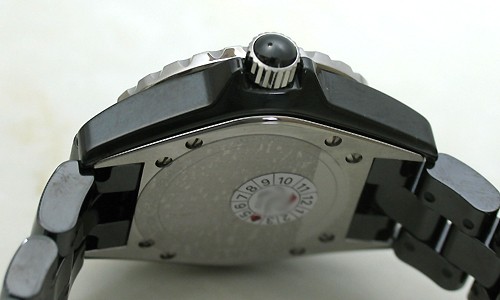 シャネル J12 ３３ セラミック エメラルド H2130 ブラック