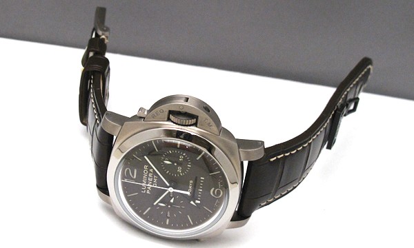 パネライ ルミノール１９５０ ８デイズクロノ モノプルサンテＧＭＴ PAM00311
