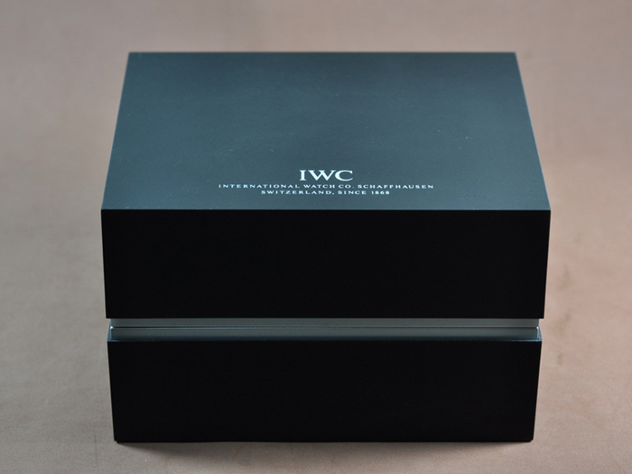 IWC-IWC-腕時計-国際保証書、純正ボックス