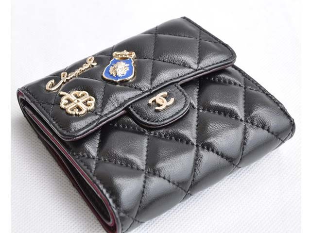 シャネル ラムスキン ブラック マトラッセ 短財布 CH37238
