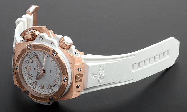 ウブロ キングパワー オーシャノグラフィック４０００ キングゴールド 731.OE.2180.RW