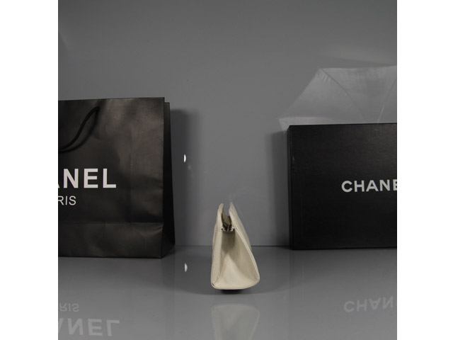 CHANEL シャネル ラムスキン 米白 トイレタリーケース マトラッセ 31502