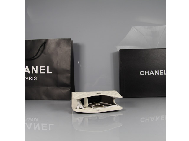 CHANEL シャネル ラムスキン 米白 トイレタリーケース マトラッセ 31502