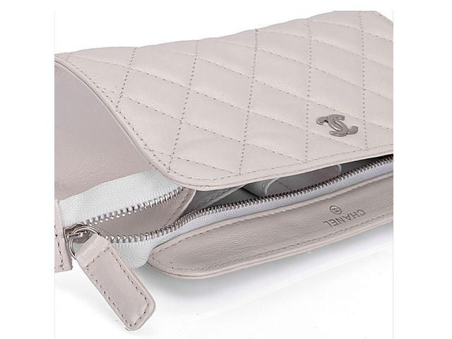 CHANEL シャネル ラムスキン ホワイト マトラッセ ミニバッグ 31502