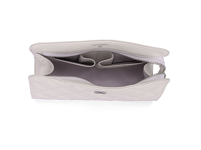 CHANEL シャネル ラムスキン ホワイト マトラッセ ミニバッグ 31502