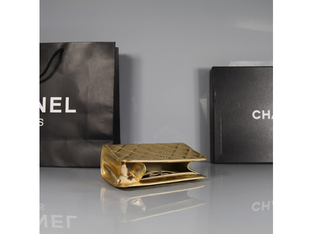 CHANEL シャネル ラムスキン ゴールド トイレタリーケース 31502