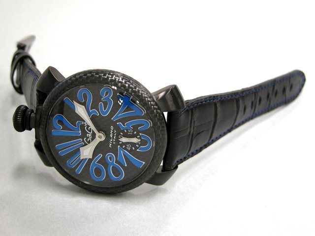 ガガ･ミラノ マニュアル48mm 手巻き 500本限定 5016.7 ブラック皮 ブラックカーボン/スカイブルーアラビア