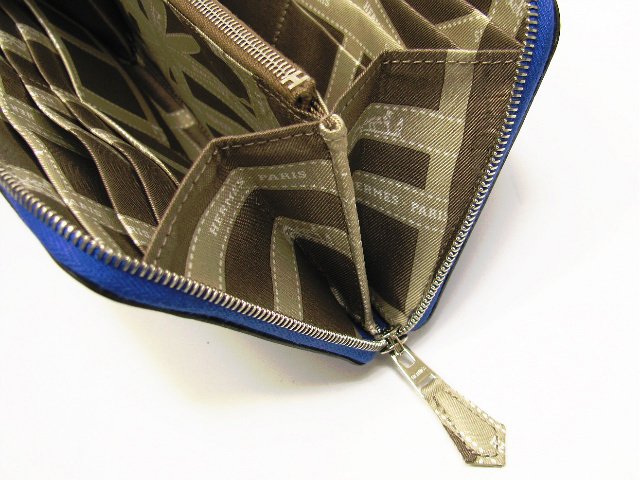 エルメス アザップシルクイン　ラウンド長財布 ヴォーエプソン/エレクトリック HERME005