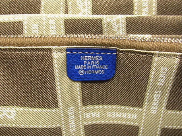 エルメス アザップシルクイン　ラウンド長財布 ヴォーエプソン/エレクトリック HERME005