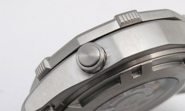 タグ・ホイヤー アクアレーサー キャリバー５ ５００Ｍ WAJ2110.BA0870