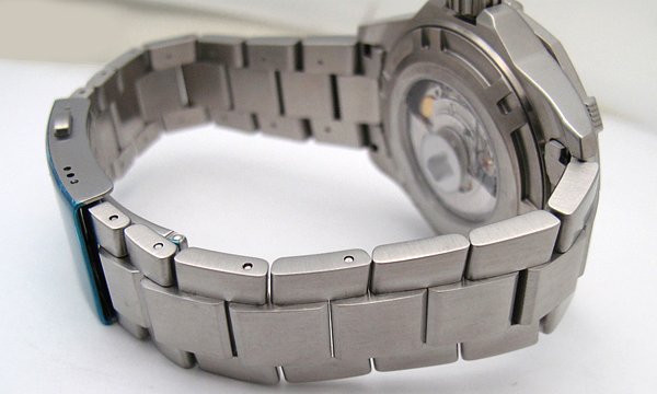 タグ・ホイヤー アクアレーサー キャリバー５ ５００Ｍ WAJ2112.BA0870