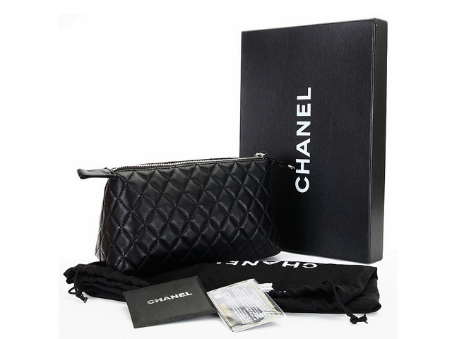CHANEL シャネル ブラック ラムスキン トイレタリーケース マトラッセ A1279