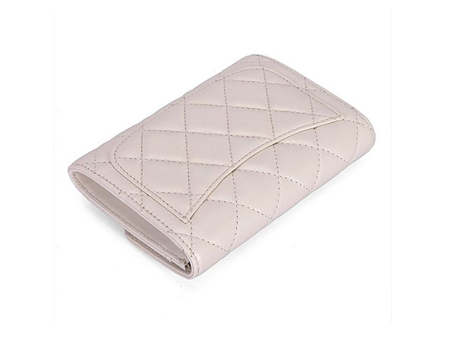 CHANEL シャネル ラムスキン ホワイト マトラッセ 財布A31505
