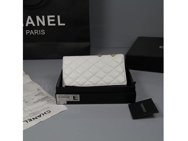 CHANEL シャネル ホワイト ラムスキン カンボンライン 長財布 AN1046