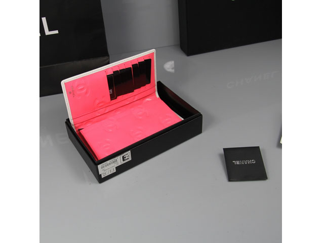 CHANEL シャネル ホワイト/ブラック　ラムスキン カンボンライン 長財布 AN1048