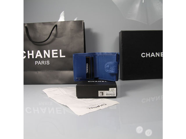 CHANEL シャネル ブルー ラムスキン カンボンライン 短財布 AN1053