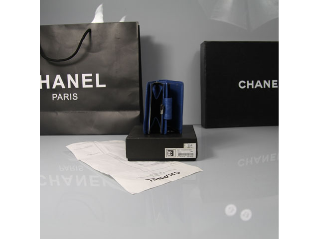 CHANEL シャネル ブルー ラムスキン カンボンライン 短財布 AN1053