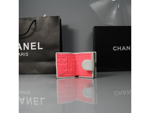 CHANEL シャネル ホワイト ラムスキン カンボンライン 短財布 AN1054