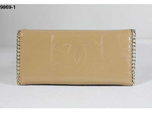 シャネルスーパーコピー CHANELスタッズ付き財布 ベージュ 9869-3