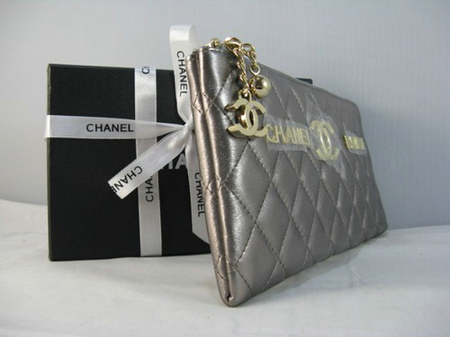シャネルコピー CHANELラムスキン 長財布 シルバーグレー A311
