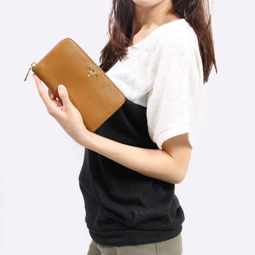 プラダ 財布 韓国 スーパーコピー METAL カーフレザー 長財布 キャラメル CARAMEL 1M0506 QWA 98L