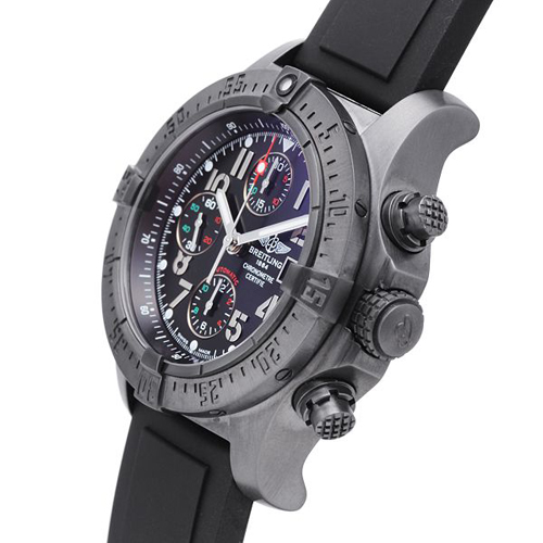 韓国 ブライトリング スーパーコピー n級品 アベンジャー スカイランド ブラックスティール M133805A/BC21